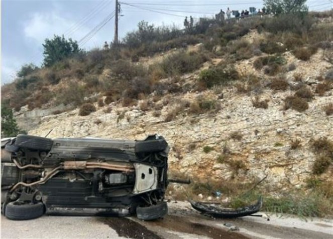 إصابة ثلاثة حال أحدهم خطرة بانزلاق سيارة على أوتوستراد جبيل – عنايا