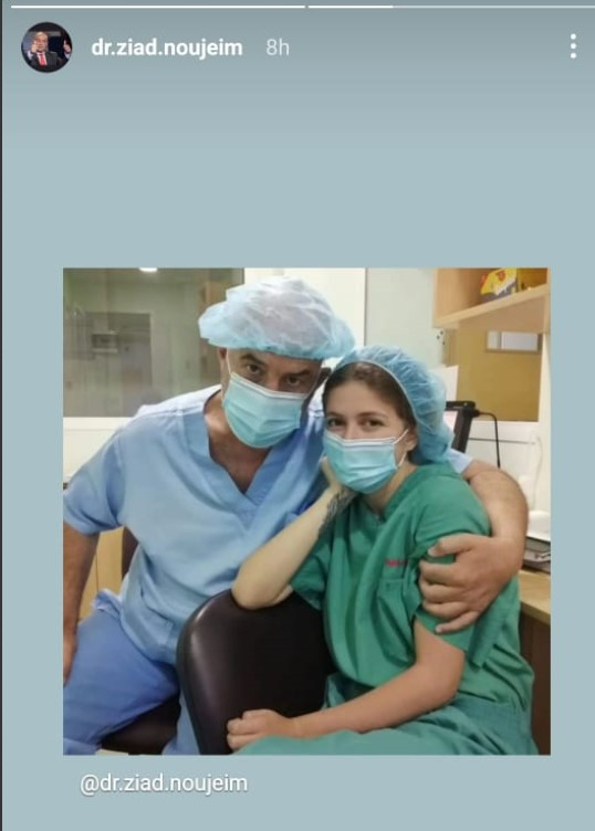 يكبرها بـ 34 عاما.. الإعلامي الشهير ينشر صورة مع زوجته طبيبة الأسنان.. تعرفوا إليها